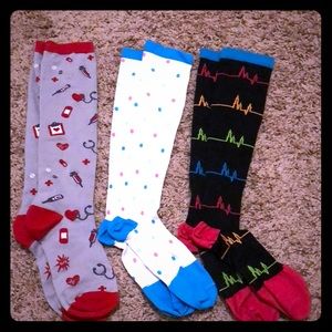 2 pairs compression socks, 1 pair of regular socks